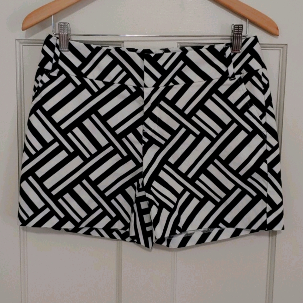 INC International Concepts. Size 4 Shorts